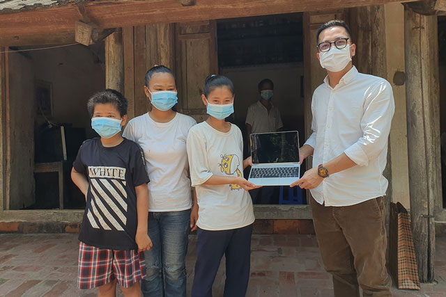 Hỗ trợ học sinh, sinh viên có hoàn cảnh khó khăn mua máy tính học trực tuyến