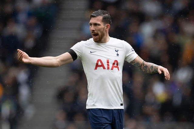 Tiền vệ: Pierre-Emile Hojbjerg (Tottenham).