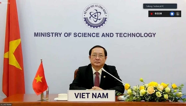 Bộ trưởng Bộ Khoa học và Công nghệ Huỳnh Thành Đạt tại Hội nghị. 