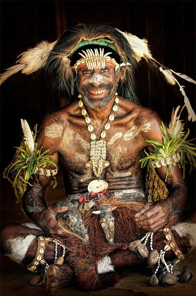 Trưởng l&atilde;o bộ lạc từ Đ&ocirc;ng Sepik, Papua New Guinea. &nbsp;