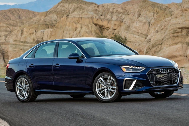 2. Audi A4 (giá khởi điểm: 31.920 bảng Anh).