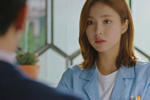 2 tháng nay, sáng nào chồng cũng ăn mặc chỉn chu và ngửa tay xin vợ 50 nghìn, để rồi khi biết lý do, tôi sốc cạn lời