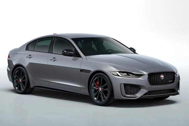 4. Jaguar XE (giá khởi điểm: 37.710 bảng Anh).