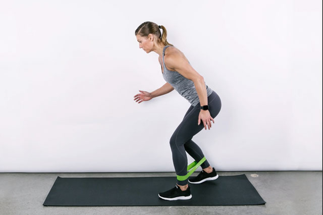 Gợi ý các bài tập squat cho mông cong nảy nở tự tin diện đồ gợi cảm