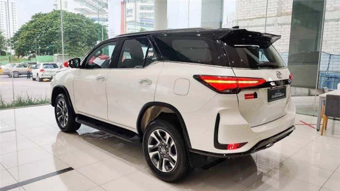 Toyota Fortuner sắp ra mắt biến thể mới, giá từ 1,235 tỷ đồng 2