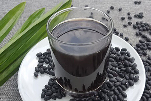 Uống nước đậu đen có giúp trị mụn không?