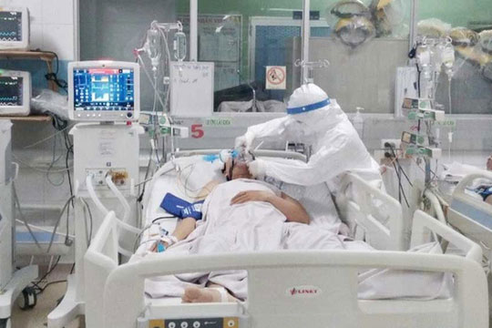 Hơn 6.100 ca COVID-19 nặng đang điều trị; Việt Nam tiếp nhận thêm 1,5 triệu liều vaccine từ COVAX