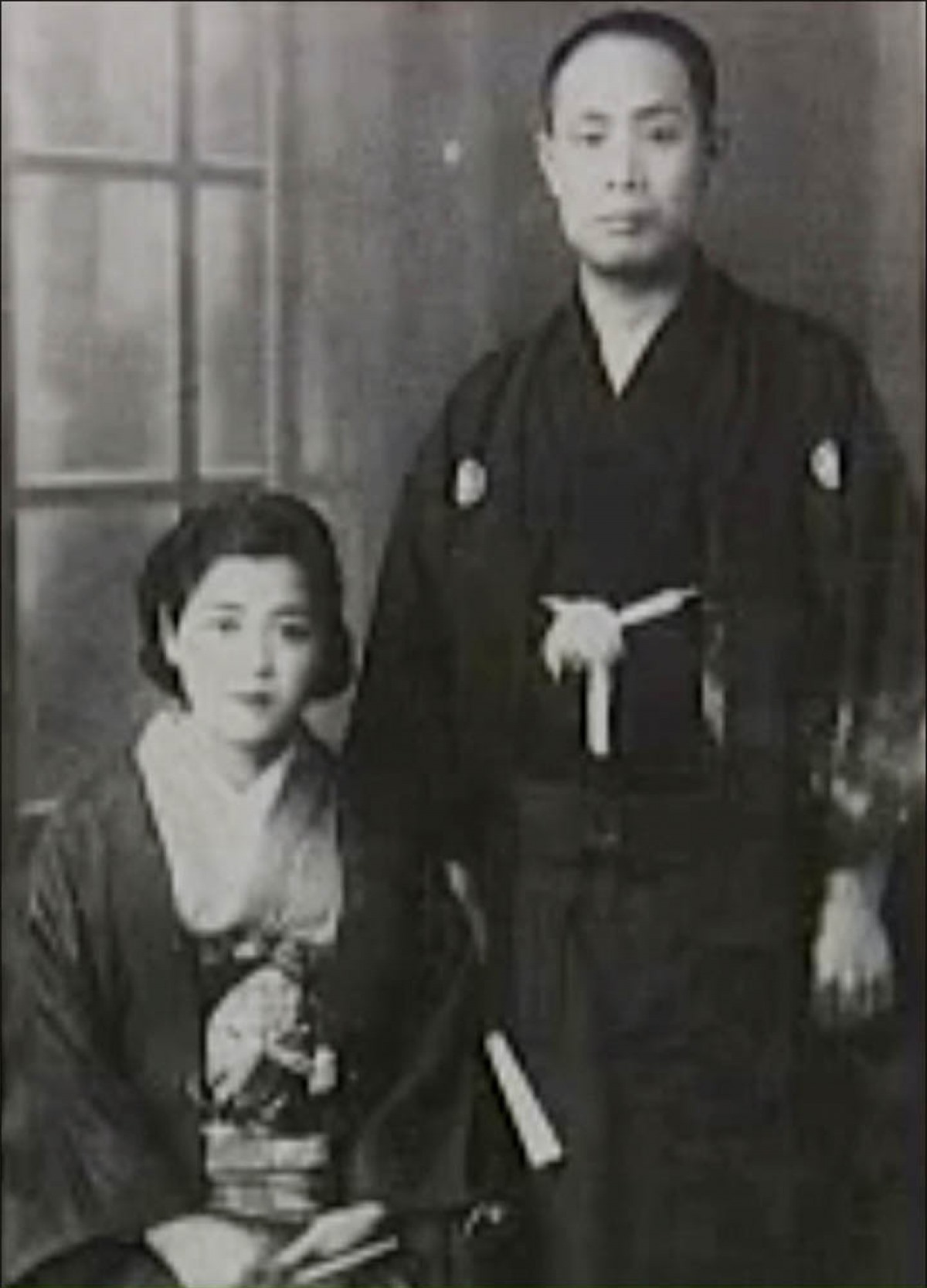 Ông Yasaburo và người vợ ở Nhật Bản, bà Hisako. Ảnh: RT en español