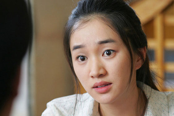 Thấy chị dâu hay ra vào bệnh viện nghi có chuyện, tôi bí mật theo dõi thì chứng kiến cảnh tượng gây sốc