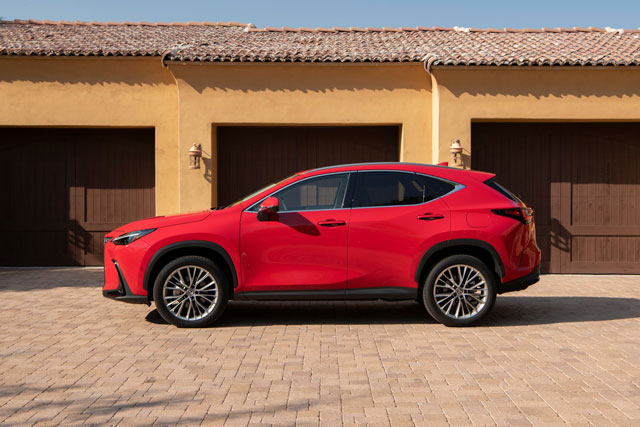 Lexus NX 2022 chốt giá gần 900 triệu đồng tại Mỹ