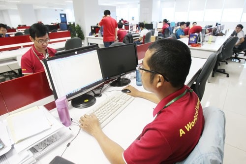 Những ngành nào giữ nguyên lương, không cắt giảm nhân sự trong làn sóng COVID-19 thứ 4?