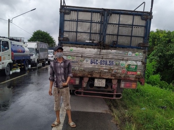 Hậu Giang: Nhiều tài xế lợi dụng xe “luồng xanh” vượt chốt chở người về từ vùng dịch