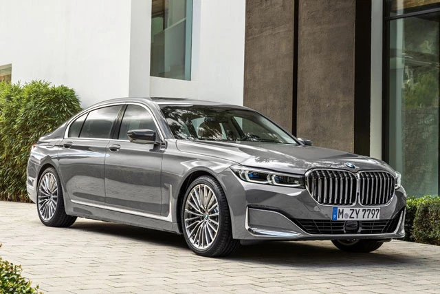 8. BMW 7 Series (doanh số: 25.730 chiếc).