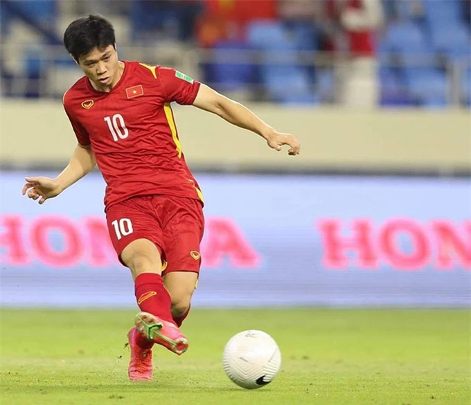 Đội tuyển Việt Nam cần những tiền đạo thu hút và kéo được hàng hậu vệ đối phương 