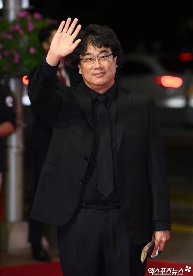 Dàn sao rực rỡ đổ bộ thảm đỏ lễ khai mạc Liên hoan phim quốc tế Busan 2021 - Ảnh 12.