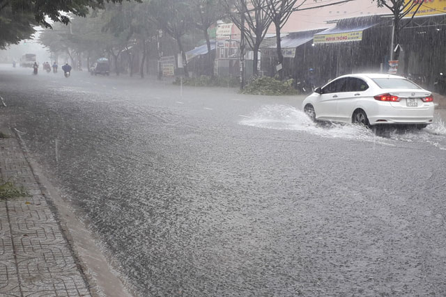 Miền Trung chuẩn bị hứng chịu đợt mưa đặc biệt lớn