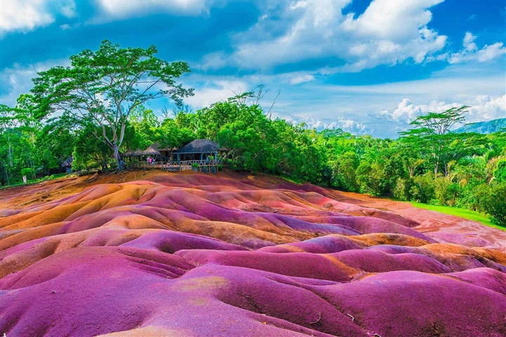 Chiêm ngưỡng cảnh quan khó tin ở ‘vùng đất 7 sắc cầu vồng’