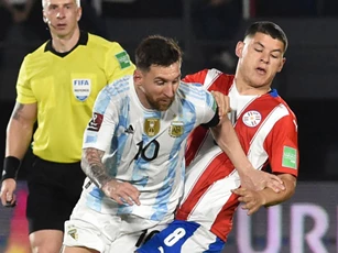 Messi nhạt nhòa, Argentina đứt mạch thắng