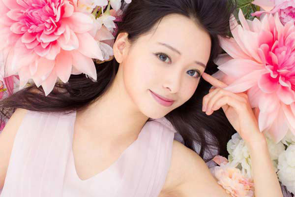 Phụ nữ nhan sắc bình thường vẫn lấy được chồng giàu, lại cưng chiều hết mực là nhờ sở hữu 5 điều này