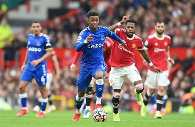 Fred chơi rất tệ ở trận MU để Everton cầm hòa 1-1