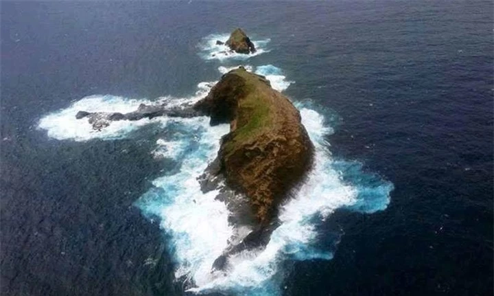 Tảng đá hệt như con voi khổng lồ nổi giữa biển - Tuyệt tác của mẹ thiên nhiên - 7