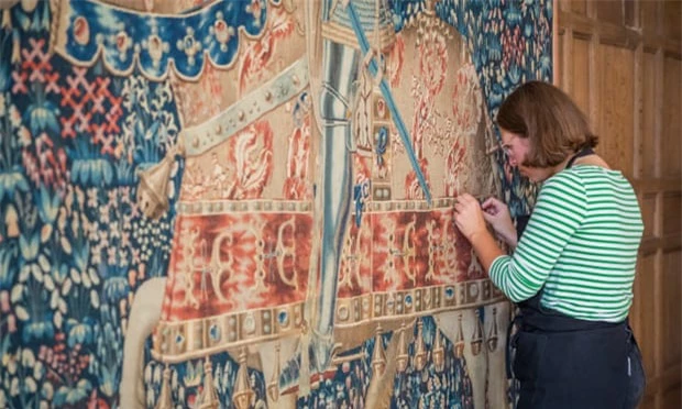 Trưng bày tấm thảm có nguồn gốc bí ẩn từ thế kỷ 15 sau 4 năm bảo tồn - Ảnh 1.