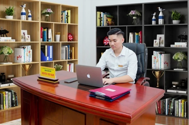 Tổng giám đốc Công ty Đại Nam Á - Nguyễn Tiến Nam là chuyên gia hàng đầu về bất động sản nghỉ dưỡng ở Hòa Bình.