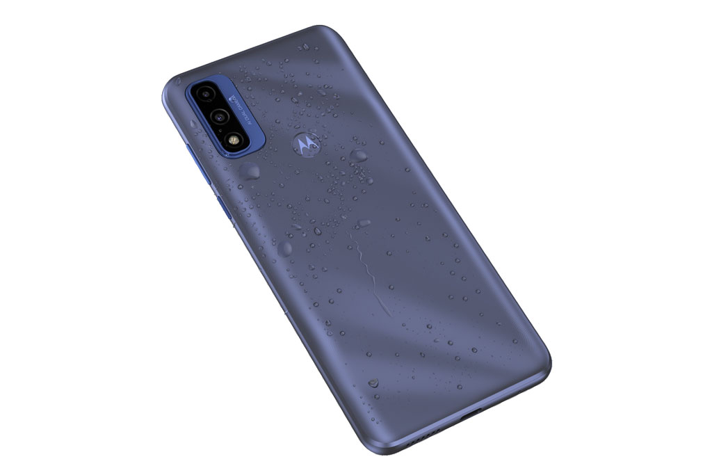 Smartphone chống nước, RAM 3 GB, pin 4.000 mAh, giá gần 4 triệu