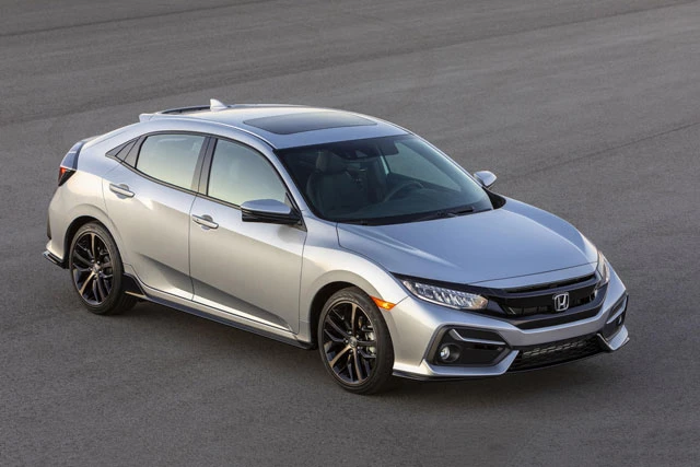 1. Honda Civic Hatchback 2021 (giá khởi điểm: 22.995 USD).