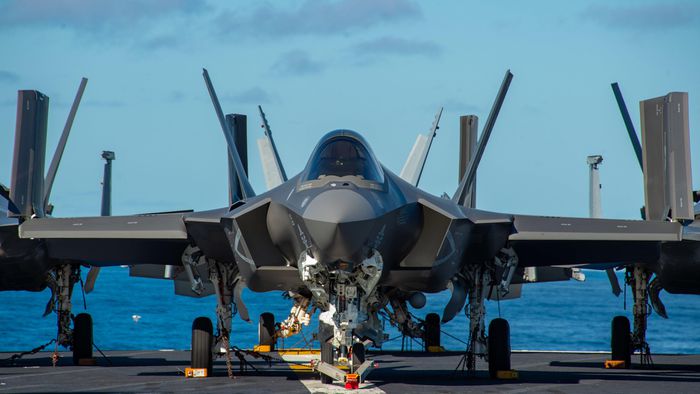Tàu sân bay hạt nhân Mỹ 'lột xác' với tiêm kích F-35C