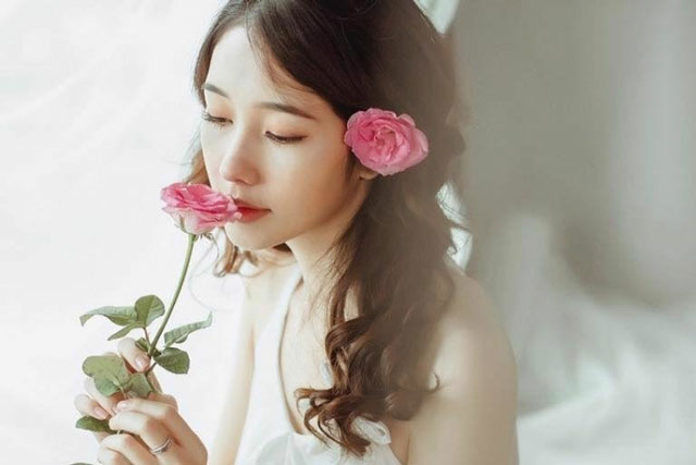 Điều đặc biệt chỉ thấy ở người phụ nữ hạnh phúc cả đời không phải lo lắng sống trong cảnh khổ