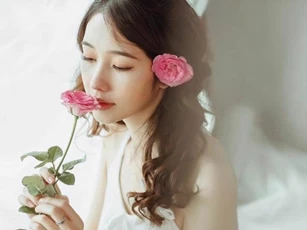 Điều đặc biệt chỉ thấy ở người phụ nữ hạnh phúc cả đời không phải lo lắng sống trong cảnh khổ