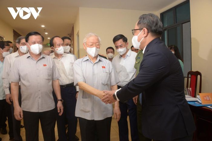 Tổng Bí thư Nguyễn Phú Trọng tiếp xúc cử tri trước Kỳ họp thứ 2 Quốc hội khoá 15