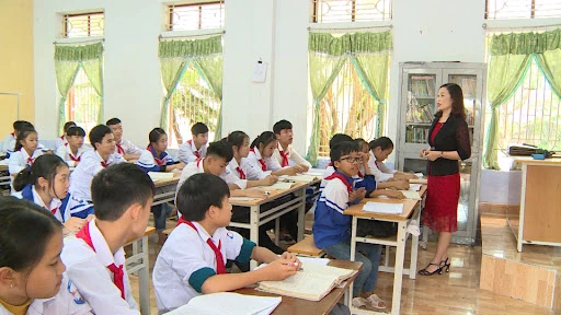 Bộ GD-ĐT yêu cầu tiếp nhận và tạo điều kiện học tập cho học sinh “mắc kẹt” tại các địa phương.