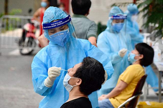 Ngày 10/10: Chỉ có 3.528 ca mắc COVID-19, nhưng có đến 21.398 bệnh nhân khỏi