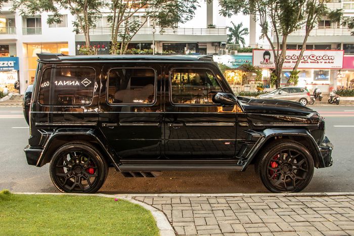 Cận cảnh chiếc Mercedes-AMG G 63 độ Brabus 800 tại TP Hồ Chí Minh