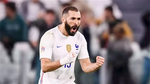 Benzema, từ kẻ bị nước Pháp ruồng bỏ đến ứng viên Quả bóng vàng