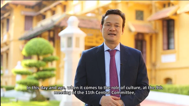 Ông Mai Phan Dũng, Vụ trưởng Vụ Ngoại giao Văn hoá và UNESCO, Bộ Ngoại giao Việt Nam trình bày các vấn đề về ngoại giao văn hóa và phát huy sức mạnh mềm của Việt Nam