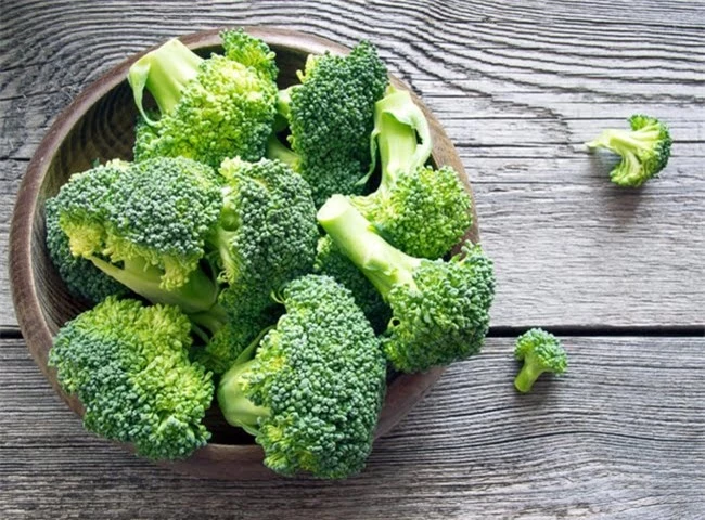 Bông cải xanh chứa nhiều canxi tốt cho sức khỏe của trẻ nhỏ