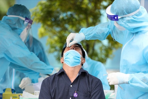 Bệnh nhân tại cơ sở y tế công lập không phải trả phí xét nghiệm COVID-19 