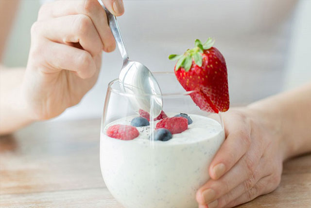 Thời điểm vàng ăn sữa chua giúp phụ nữ trẻ lâu, phòng ngừa bệnh phụ khoa