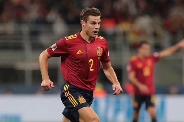 Hậu vệ phải: Cesar Azpilicueta (Chelsea, Tây Ban Nha).