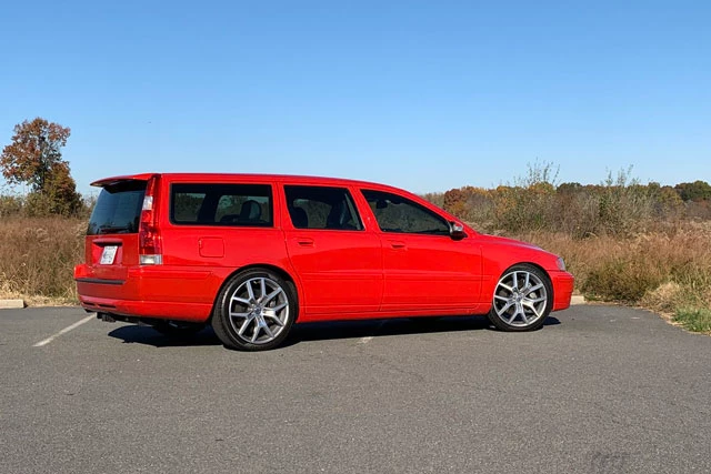 5. Volvo V70R 2007.