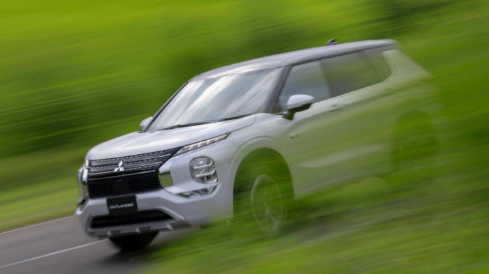 Mitsubishi Outlander hybrid sắp ra mắt, trang bị hệ dẫn động 4 bánh