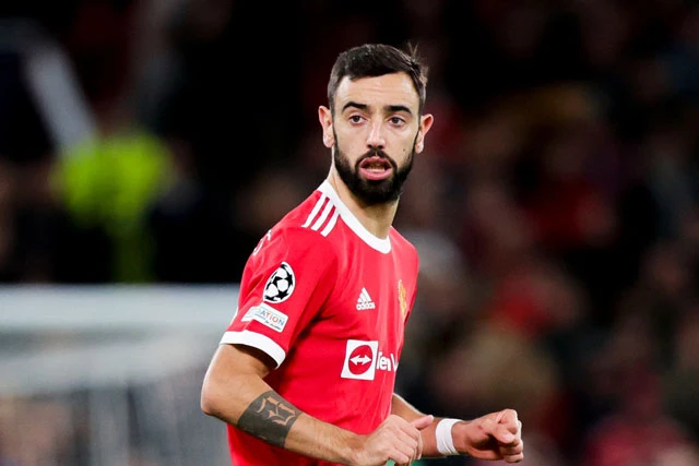 Tiền vệ tấn công: Bruno Fernandes (Man Utd, Bồ Đào Nha).