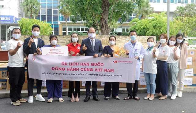 Tổng cục Du lịch Hàn Quốc "tiếp sức" đội ngũ y bác sĩ Việt Nam tuyến đầu chống dịch