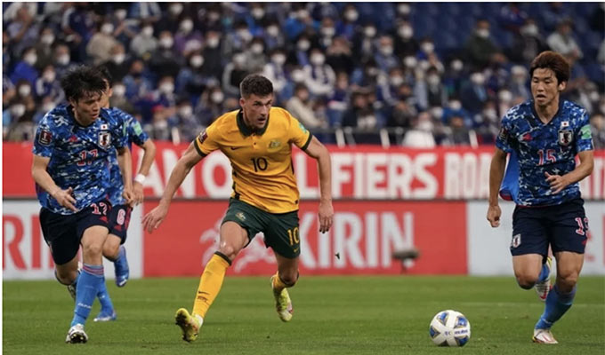 Nhật Bản thắng nghẹt thở Australia nhờ bàn phản lưới nhà