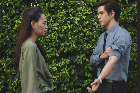 Mang người yêu đi gặp bạn, nào ngờ vừa nhìn thấy nhau, bạn trai tôi trở nên cáu kỉnh, lúc về, anh còn hỏi một câu khiến tôi quay cuồng