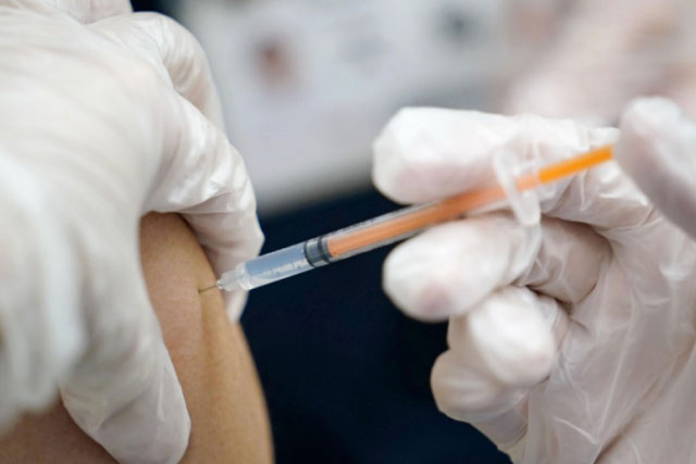 WHO khuyến nghị tiêm mũi vaccine ngừa COVID-19 tăng cường cho người suy giảm miễn dịch