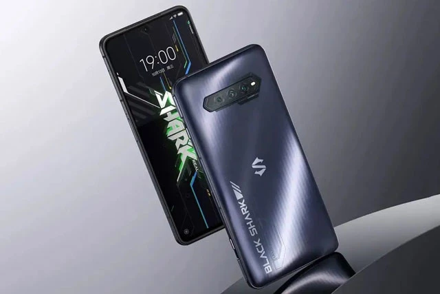 Xiaomi Black Shark 4S Pro.